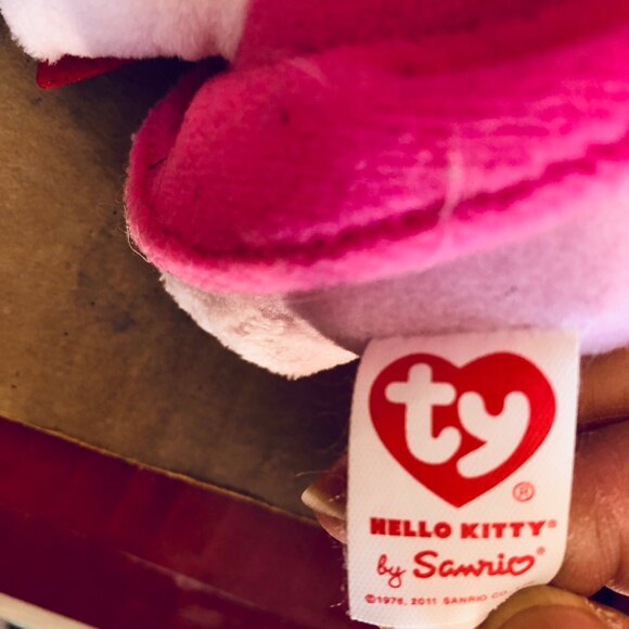 2011 Cupid Hello Kitty TY Beanie Baby Plush Sanrio Pink Heart Bow 6” - Picture 3 of 3